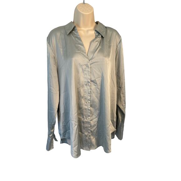H&M Tops - H&M Seafoam Green‎ Silky Button Up V-Neck Top Pre-owned Large